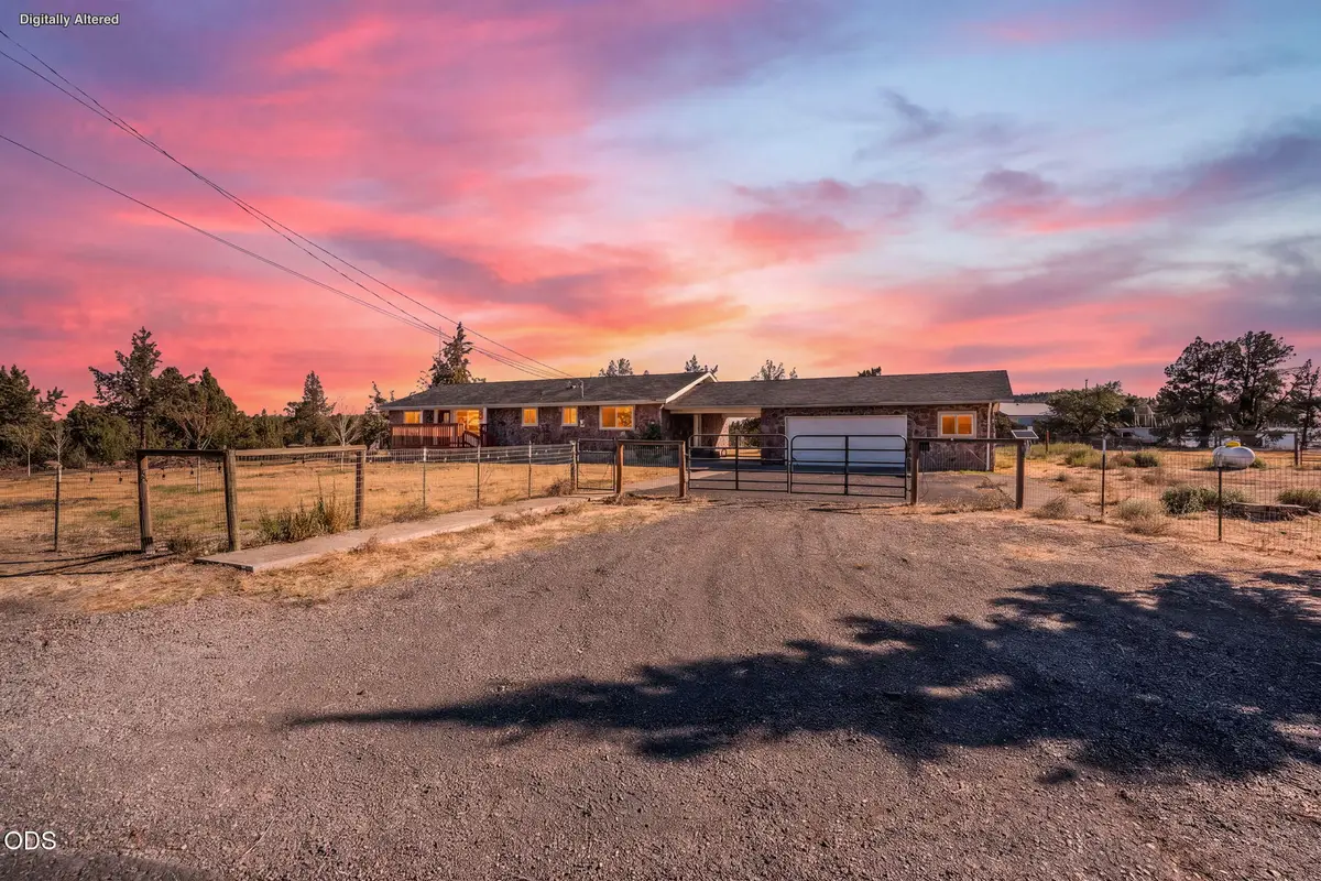 3890 NW 25th Street, Redmond, OR 97756 - #1