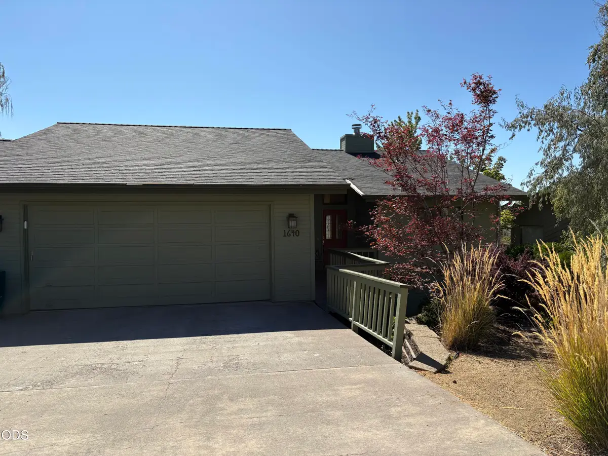 1640 Ridgecrest Drive, Klamath Falls, OR 97601 - #1