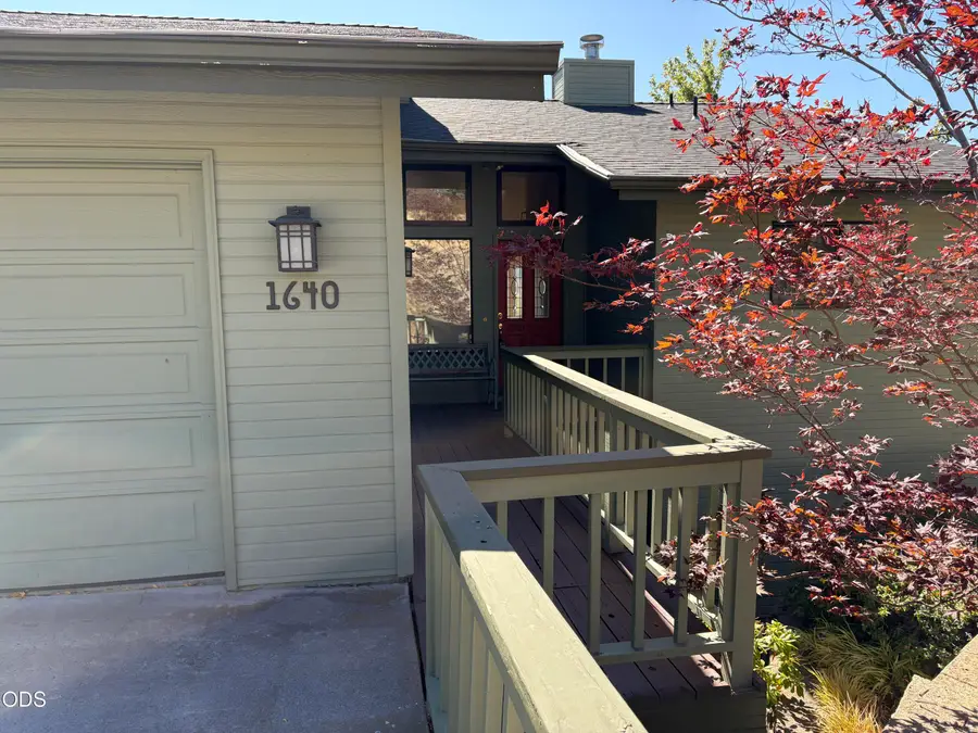 1640 Ridgecrest Drive, Klamath Falls, OR 97601 - #2