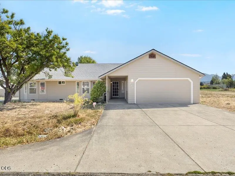 895 Coutant Lane, Grants Pass, OR 97527 - #3
