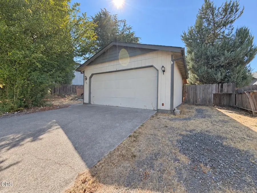 181 Southridge Way, Grants Pass, OR 97527 - #2