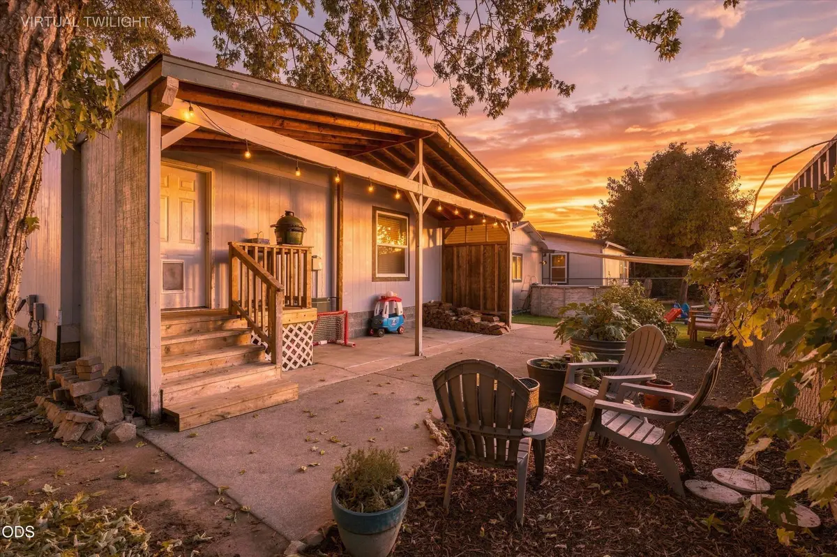 1635 SW Sun Glo Drive, Grants Pass, OR 97527 - #1