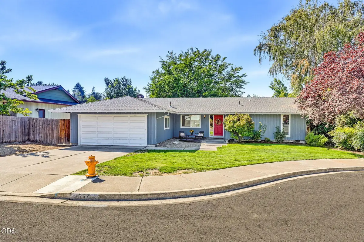 567 N Stoneham Circle, Medford, OR 97504 - #1
