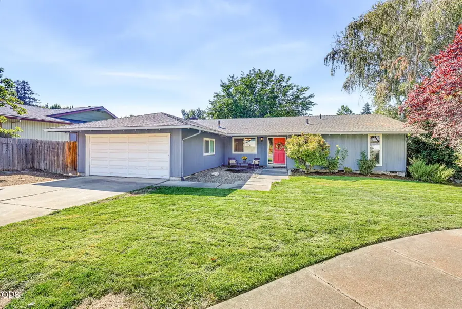 567 N Stoneham Circle, Medford, OR 97504 - #2