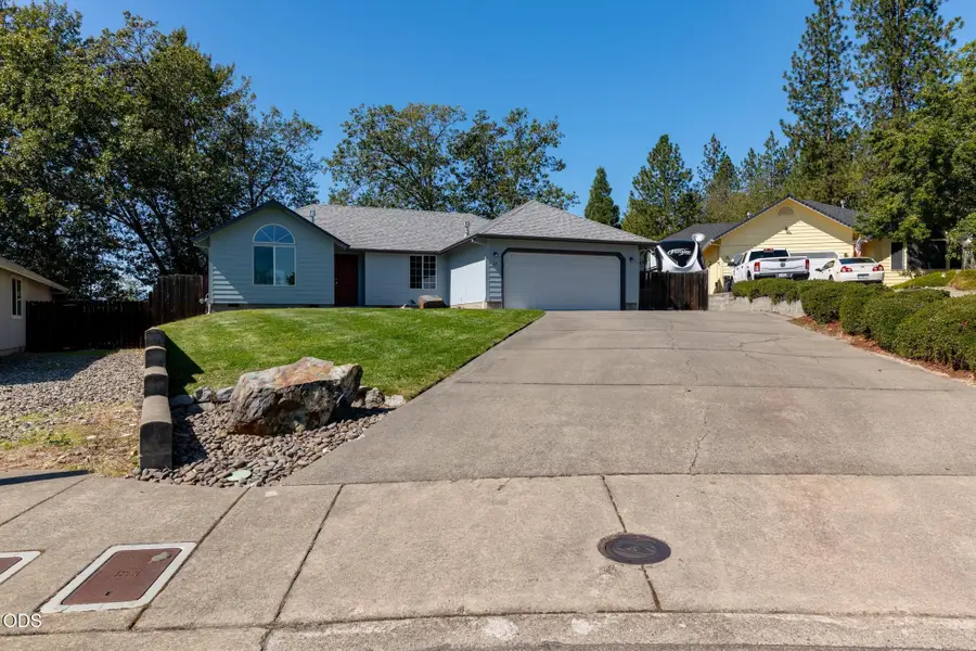 22 SW Leonard Street, Grants Pass, OR 97526 - #2