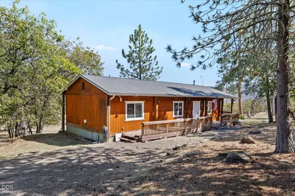 2440 Wren Ridge Drive, Eagle Point, OR 97524