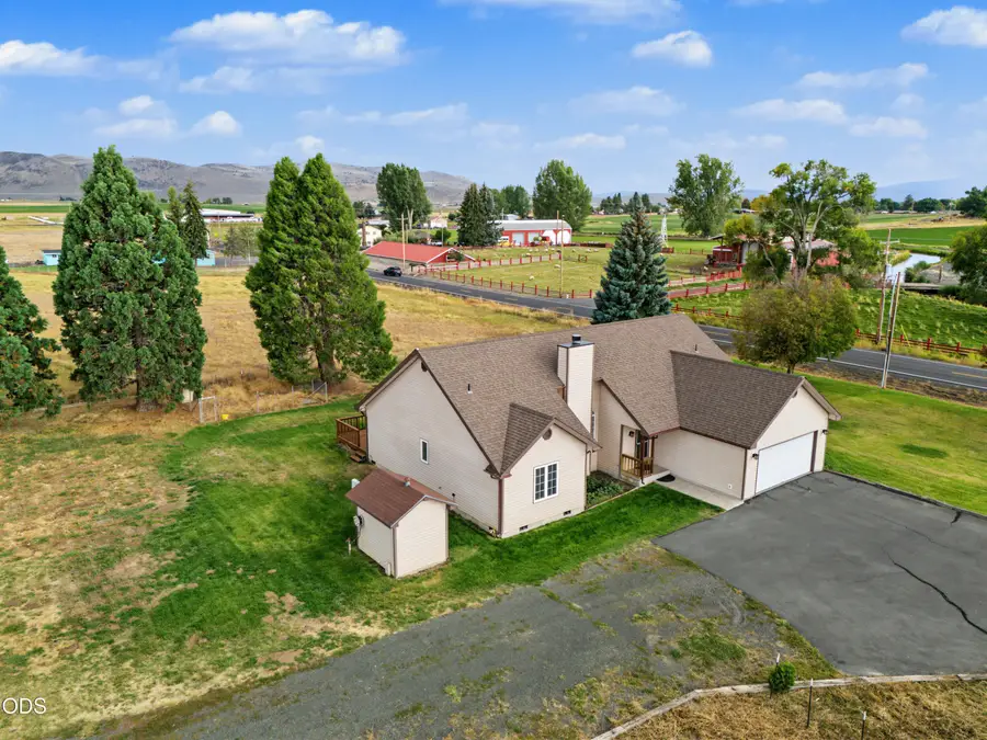 10505 Spring Lake Road, Klamath Falls, OR 97603 - #2