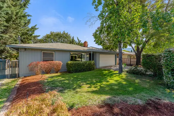455 NE 11th Street, Grants Pass, OR 97526