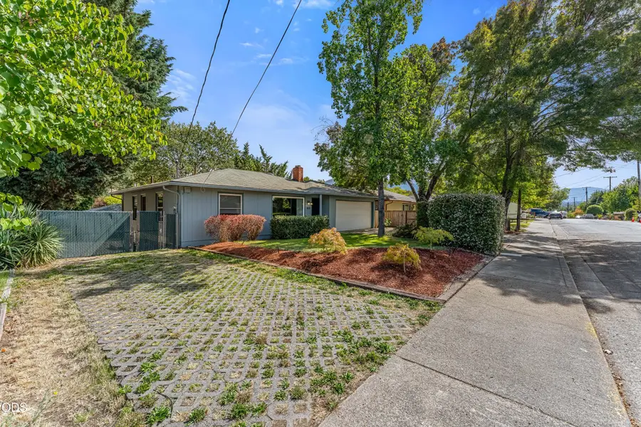 455 NE 11th Street, Grants Pass, OR 97526 - #3