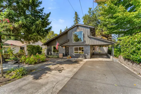 732 NW 4th Street, Grants Pass, OR 97526