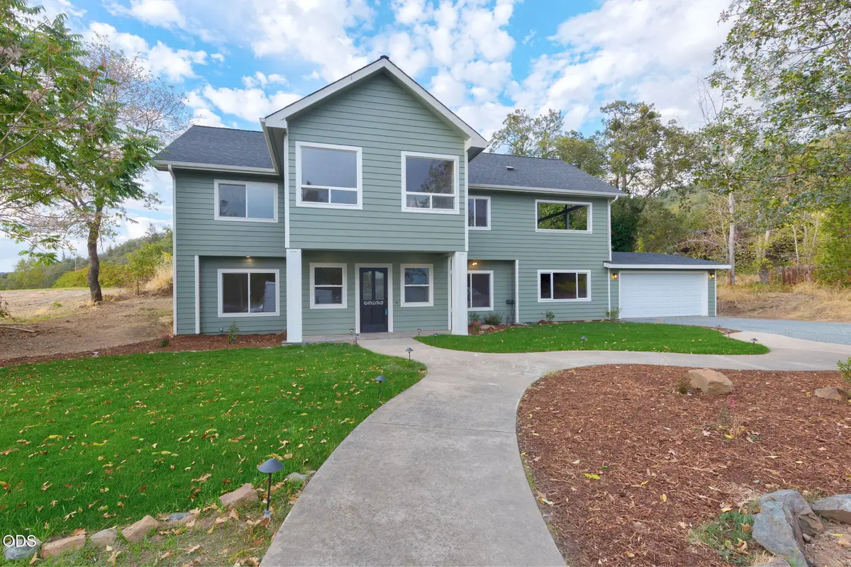 1690 NE Beacon Drive, Grants Pass, OR 97526 - #1
