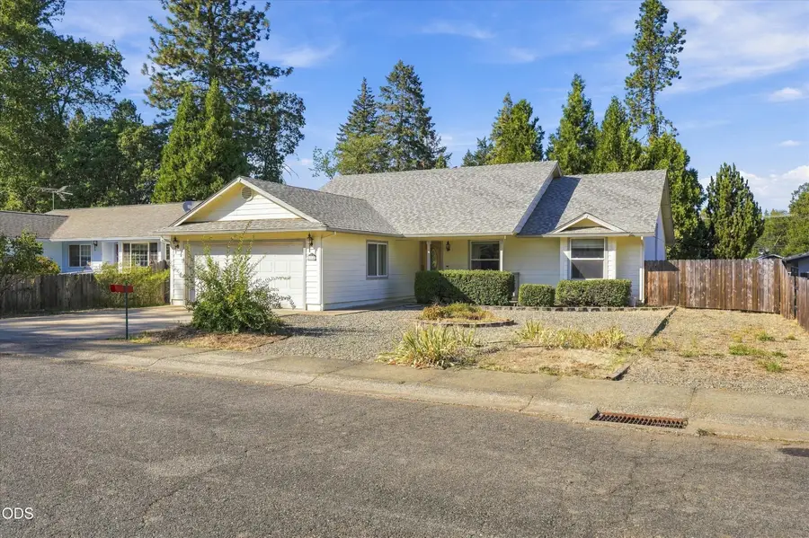 384 Wells Drive, Cave Junction, OR 97523 - #2