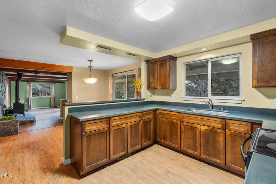 61180 Tapadera Street, Bend, OR 97702 - #3