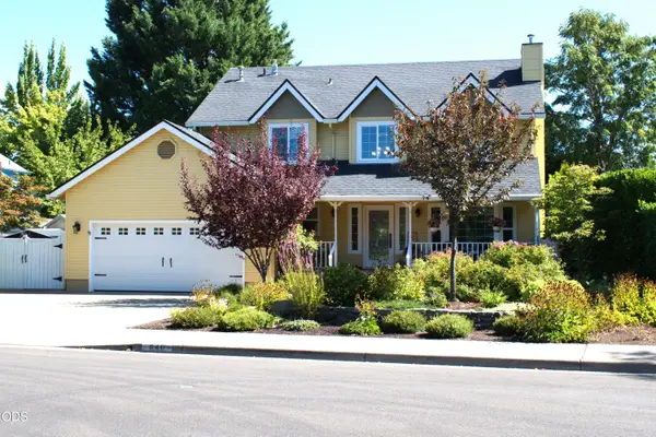 640 Carriage Lane, Jacksonville, OR 97530