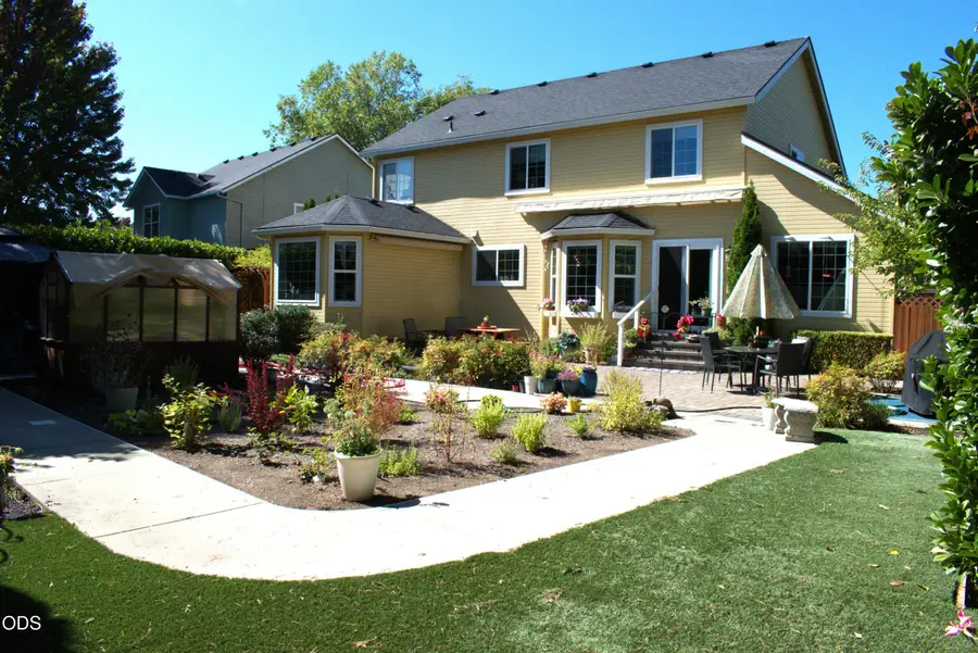 640 Carriage Lane, Jacksonville, OR 97530 - #3