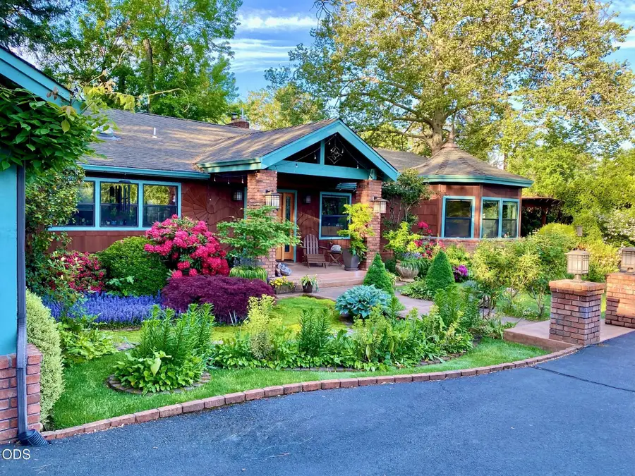 1935 SE Portola Drive, Grants Pass, OR 97526 - #3