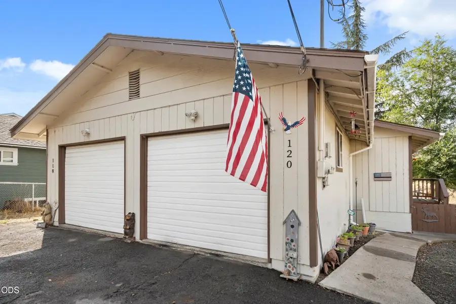 118 Nevada Street, Klamath Falls, OR 97601 - #3