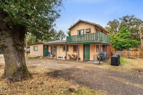 10483 Blackwell Road, Central Point, OR 97502