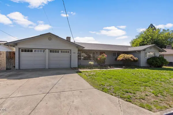 106 Victoria Way, Central Point, OR 97502