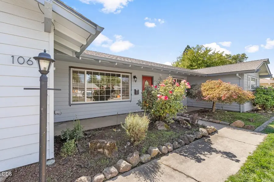 106 Victoria Way, Central Point, OR 97502 - #2