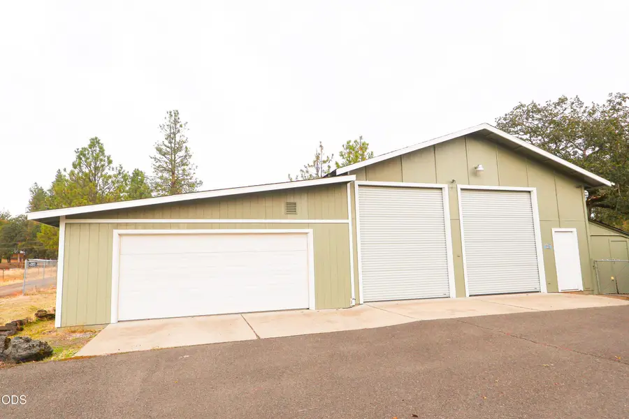 110 Mason Road, Eagle Point, OR 97524 - #3