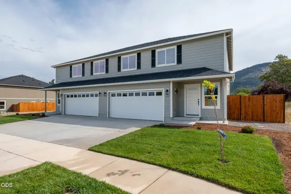 171 SE Champagne Court, Grants Pass, OR 97527