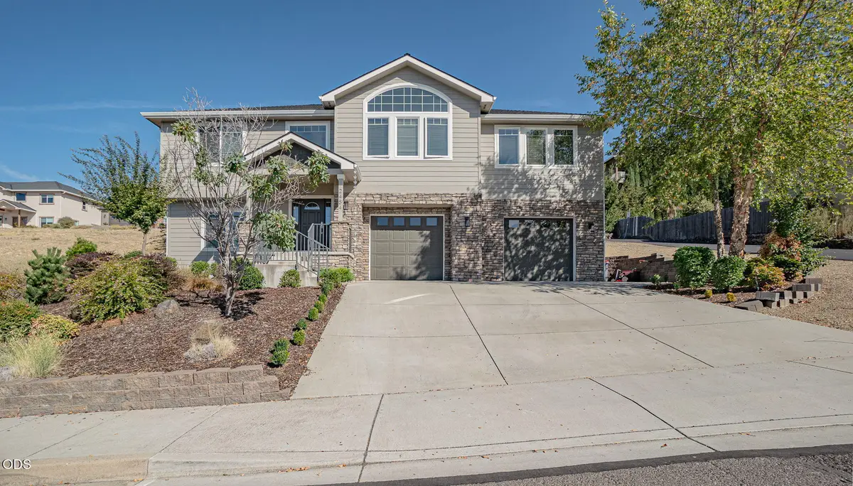 2454 Herrington Way, Medford, OR 97504 - #1