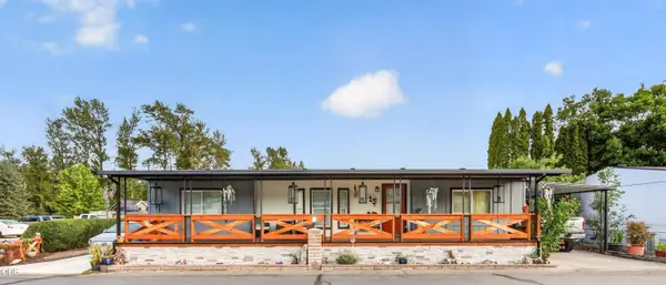 20055 Highway 62 #UNIT 15, Shady Cove, OR 97539