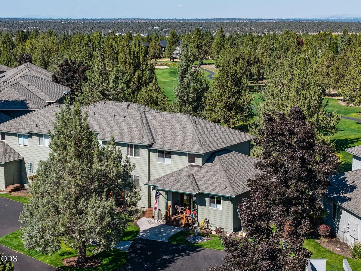 1124 Golden Pheasant Drive, Redmond, OR 97756 - #1