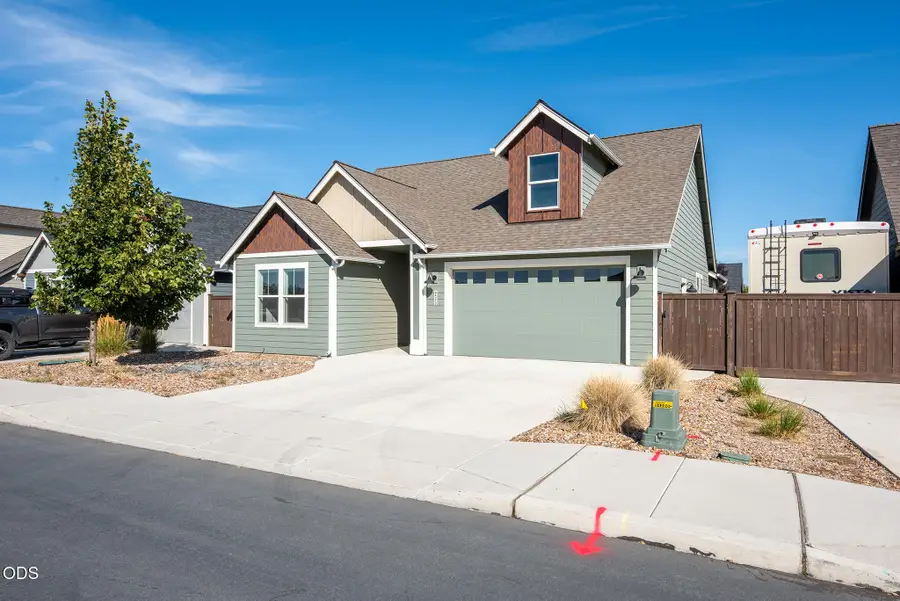 4270 SW 43rd Street, Redmond, OR 97756 - #2