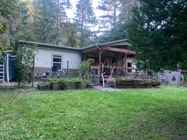52 Dodes Creek Road, Trail, OR 97541