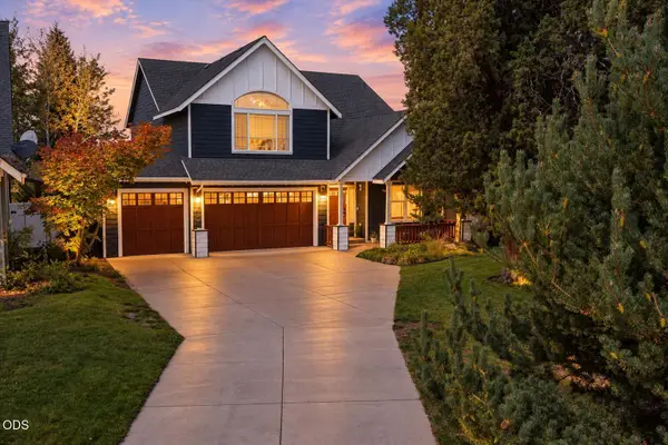 2048 NE Cradle Mountain Way, Bend, OR 97701