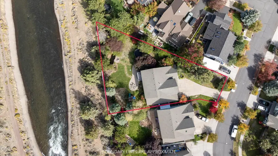 2048 NE Cradle Mountain Way, Bend, OR 97701 - #2