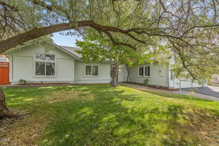 2038 California Avenue, Klamath Falls, OR 97601 - #2