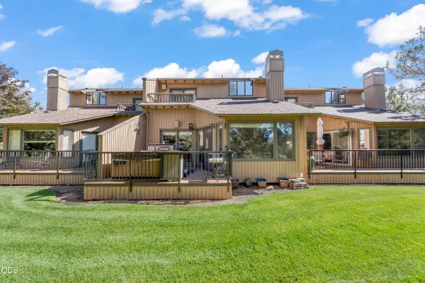1965 Redtail Hawk Drive, Redmond, OR 97756