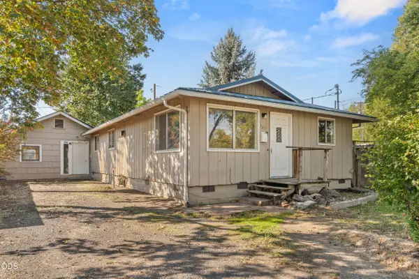 947 Dakota Avenue, Medford, OR 97501