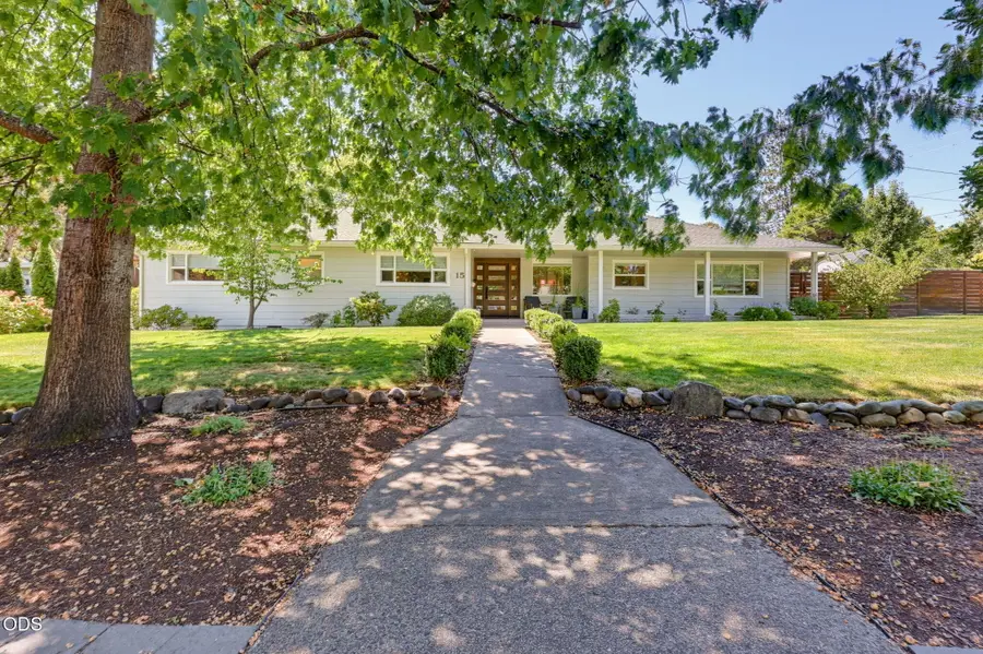 15 N Groveland Avenue, Medford, OR 97504 - #2
