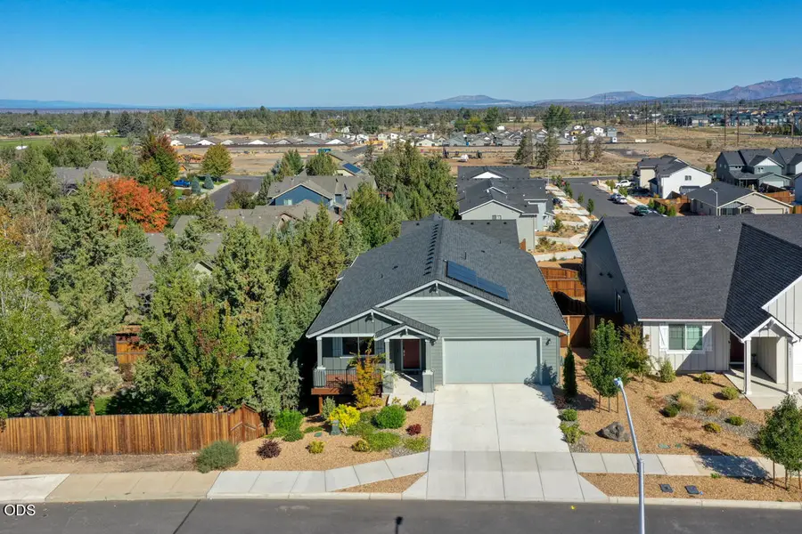 4093 SW Reindeer Avenue, Redmond, OR 97756 - #3
