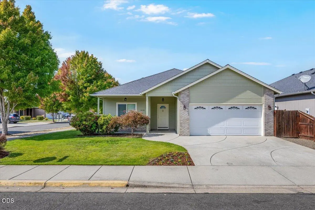 1633 SW Claudia Way, Grants Pass, OR 97527 - #1