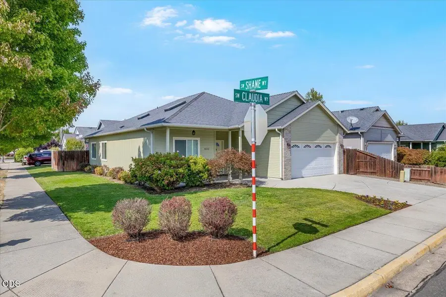 1633 SW Claudia Way, Grants Pass, OR 97527 - #2