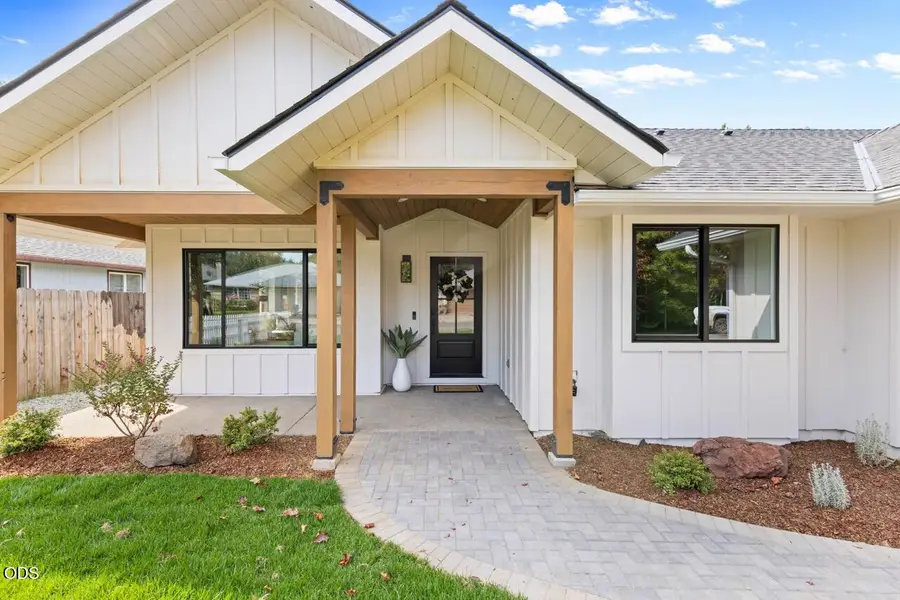 335 Yew Wood Drive, Shady Cove, OR 97539 - #3