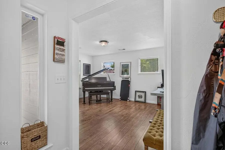 120 Andi Court, Talent, OR 97540 - #3