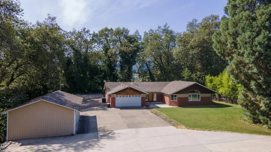1410 Applegate Avenue, Grants Pass, OR 97527 - #2