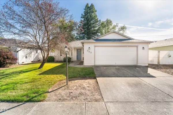 336 Sandi Way, Eagle Point, OR 97524