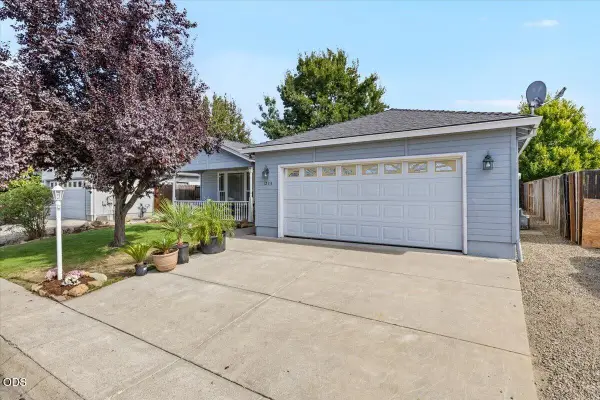 1233 Pheasant Way, Central Point, OR 97502