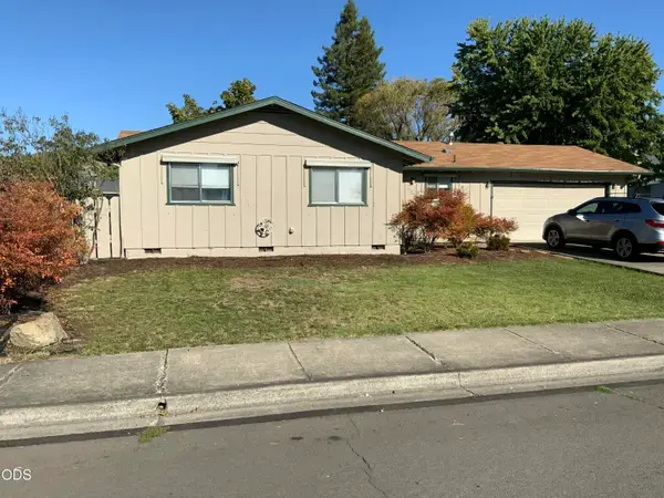3022 Tahitian Avenue, Medford, OR 97504