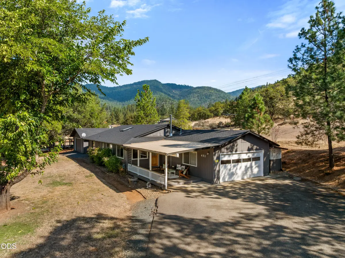 451 Buysman Way, Grants Pass, OR 97526 - #1