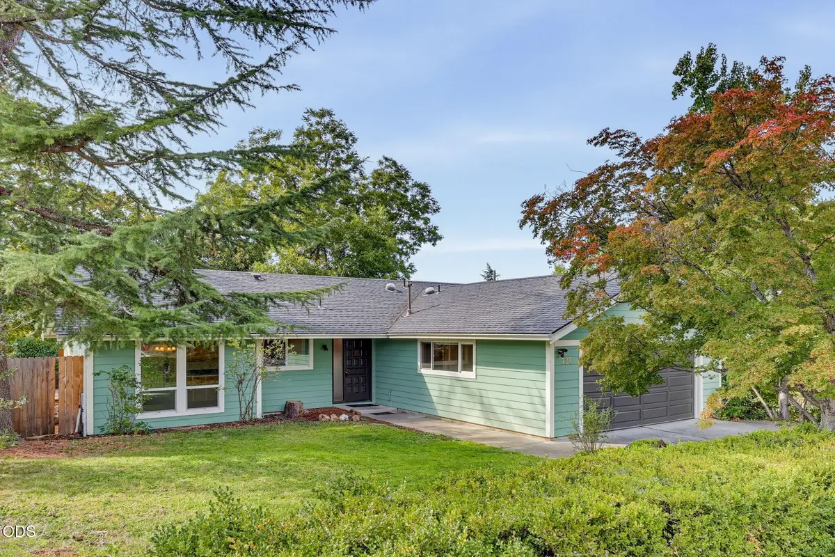 725 N Laurel Street, Ashland, OR 97520 - #1