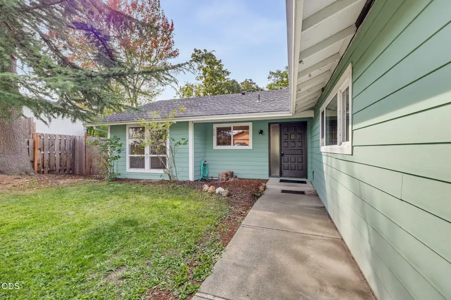 725 N Laurel Street, Ashland, OR 97520 - #2