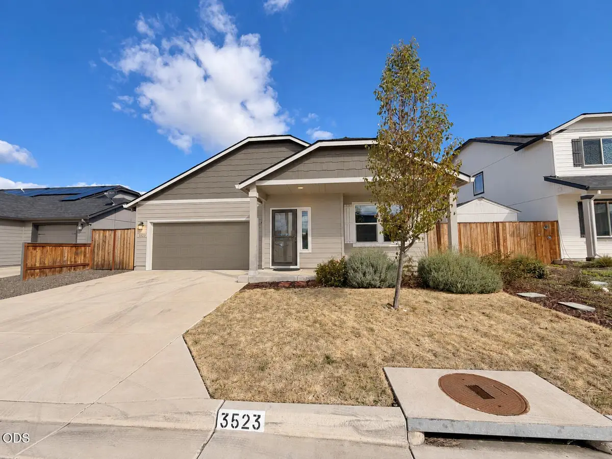 3523 Carlin Drive, Medford, OR 97504 - #1